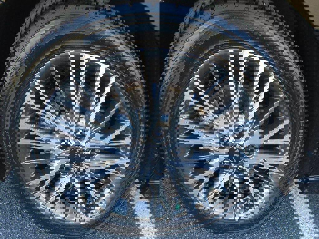 Vehicle image 42 of 46