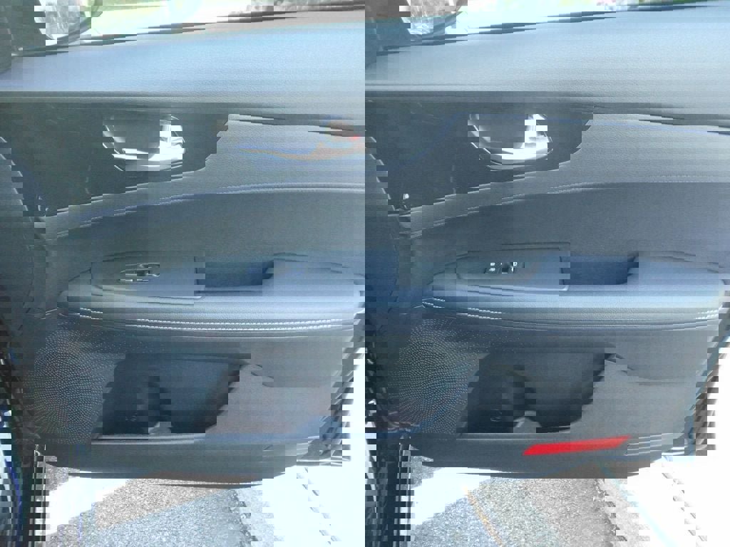 Vehicle image 29 of 46