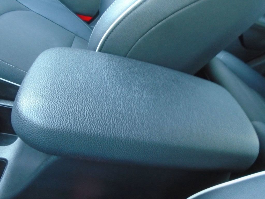 Vehicle image 27 of 46