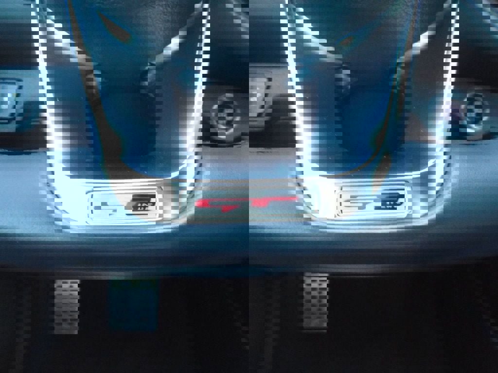Vehicle image 18 of 46