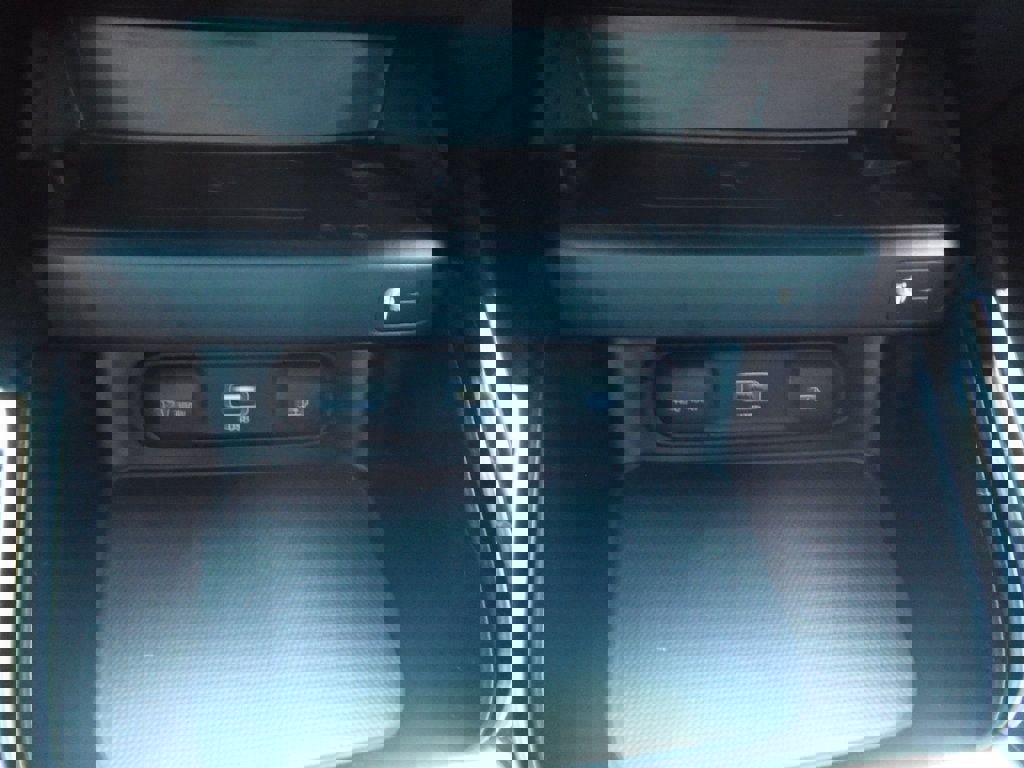Vehicle image 25 of 46