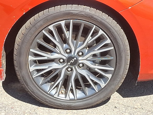 Vehicle image 8 of 31