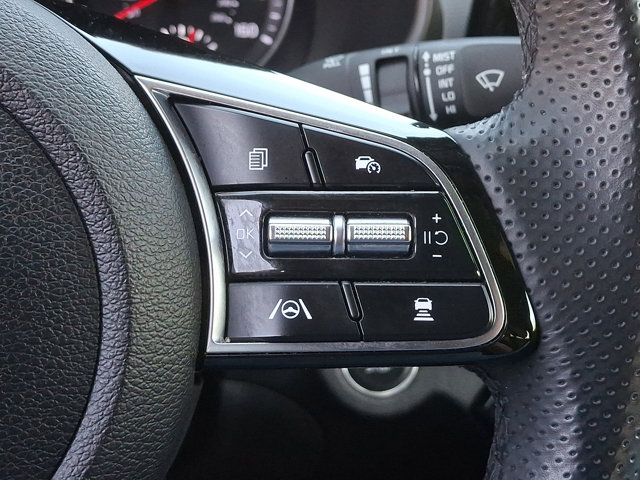 Vehicle image 24 of 31