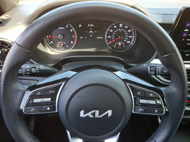 Vehicle image 21 of 31