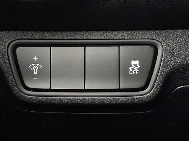 Vehicle image 25 of 30