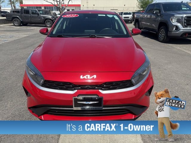 2022 Kia Forte LXS Image 2 of 28