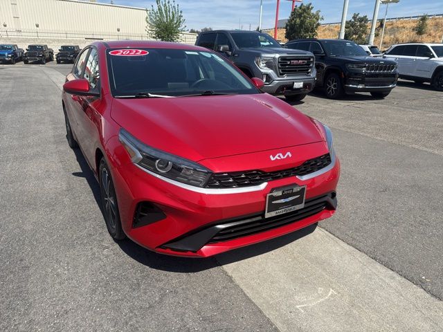 2022 Kia Forte LXS Image 3 of 28