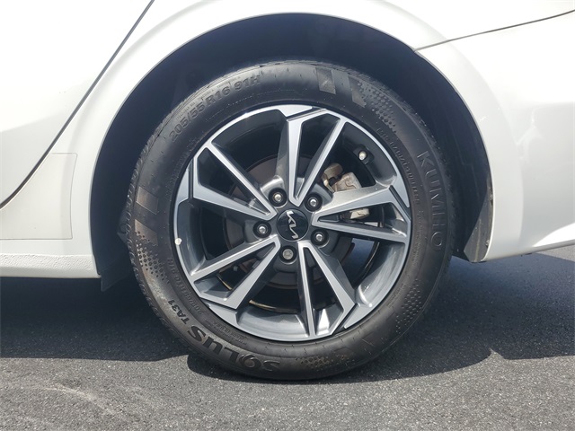 Vehicle image 7 of 25
