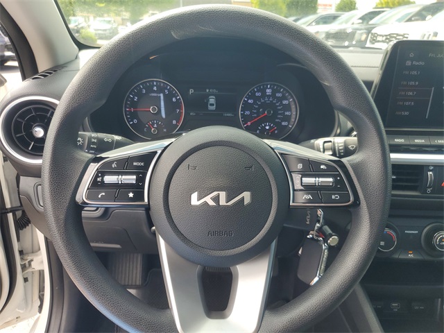 Vehicle image 13 of 25