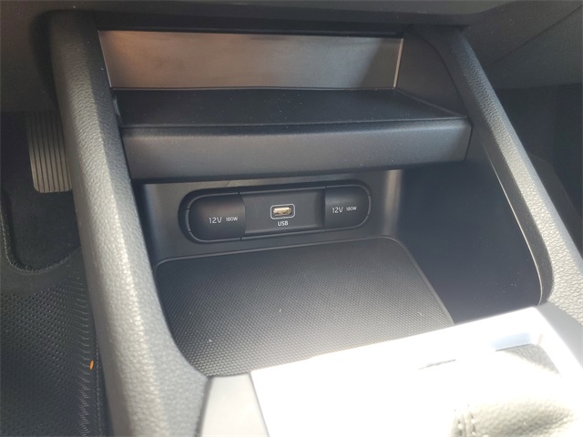 Vehicle image 23 of 25