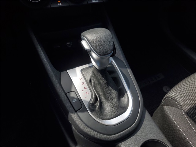 Vehicle image 17 of 25