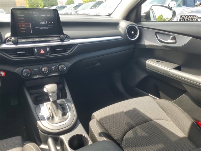 Vehicle image 20 of 25