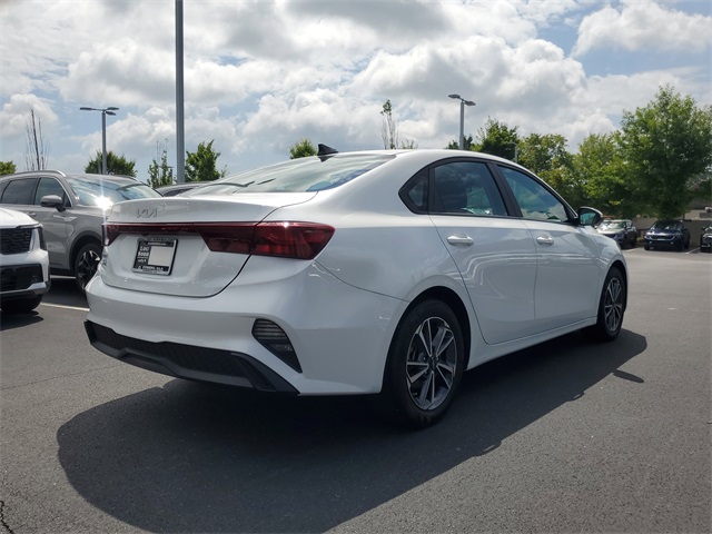 Vehicle image 4 of 25
