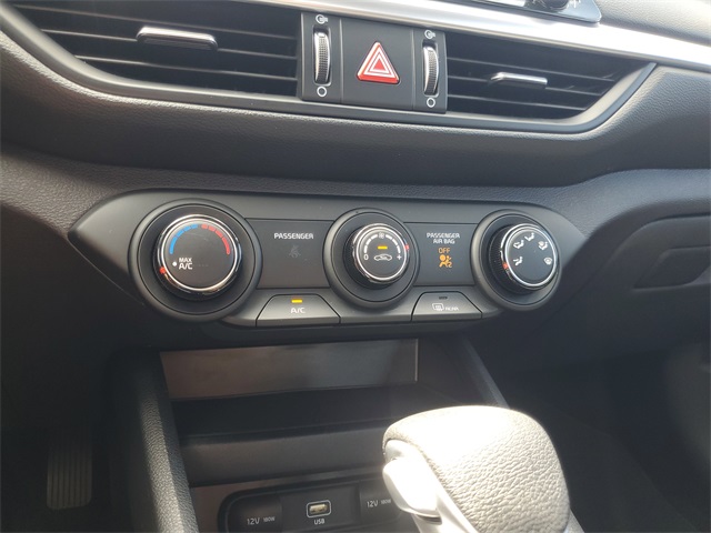 Vehicle image 19 of 25