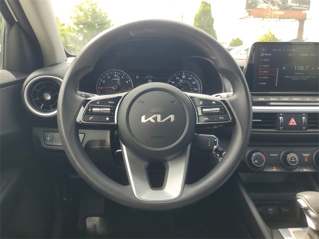 Vehicle image 21 of 25