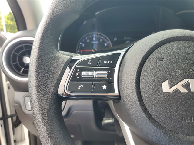 Vehicle image 11 of 25