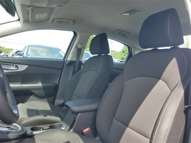 Vehicle image 8 of 25