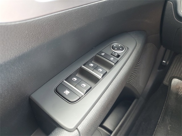 Vehicle image 22 of 25