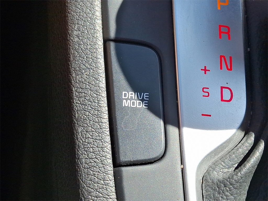 Vehicle image 24 of 30