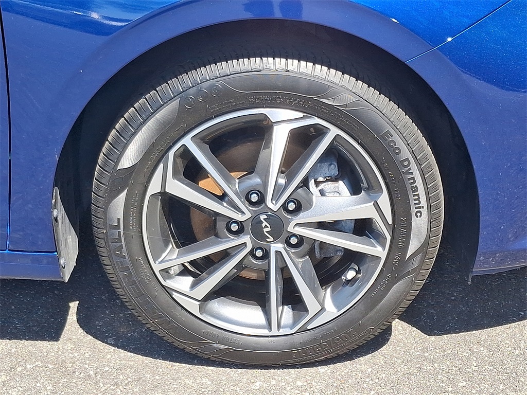 Vehicle image 8 of 30