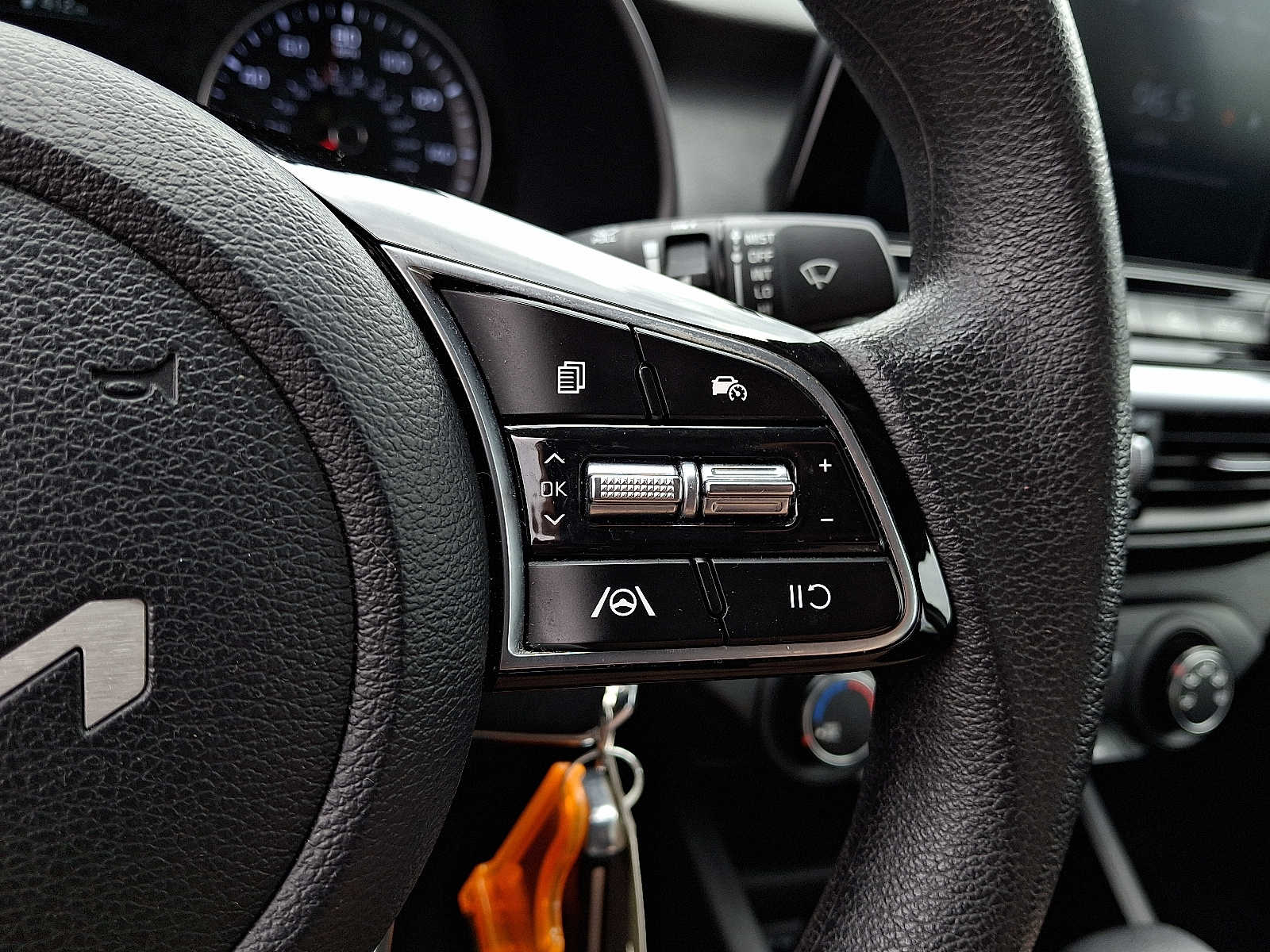 Vehicle image 23 of 31