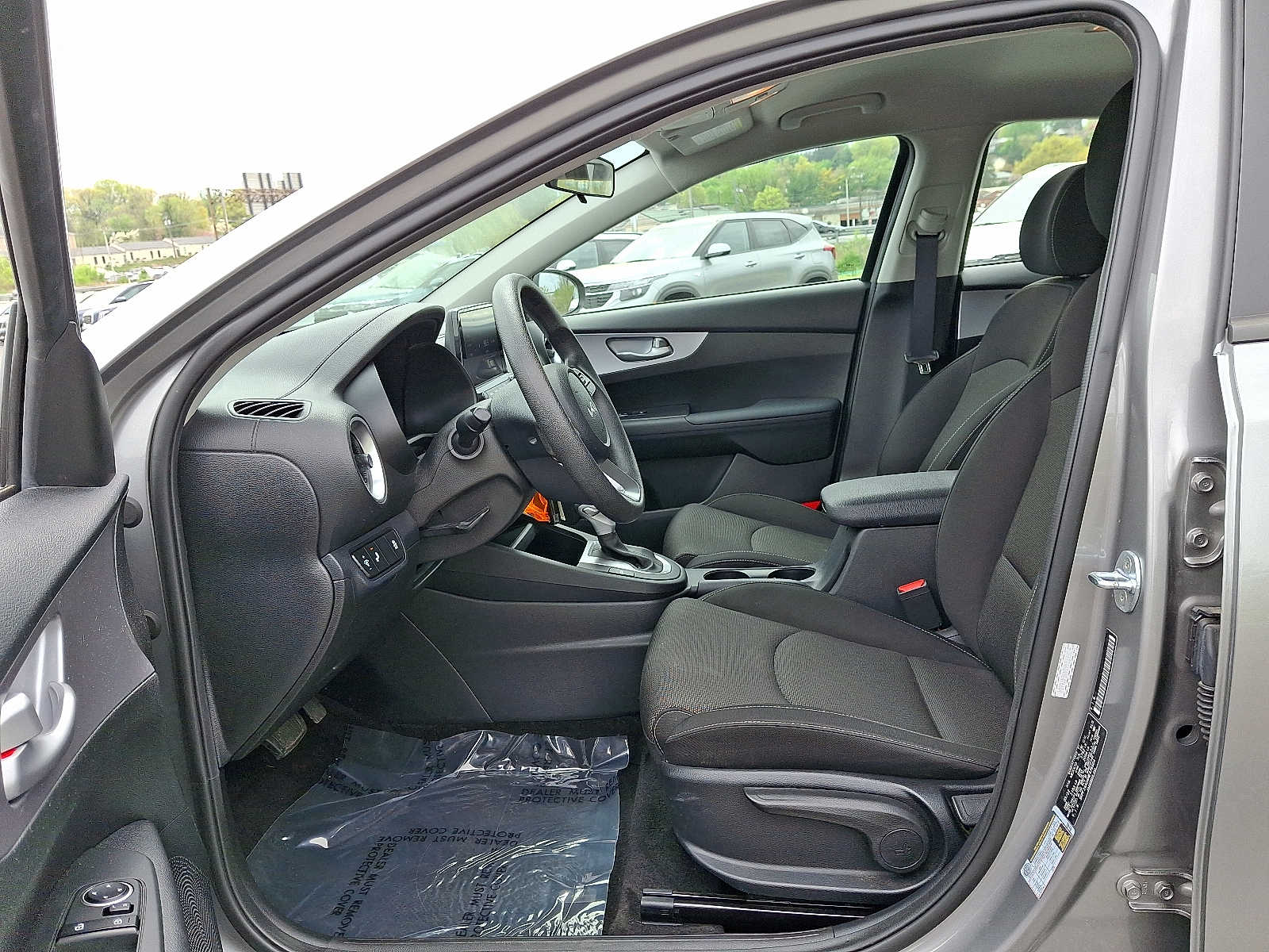 Vehicle image 15 of 31