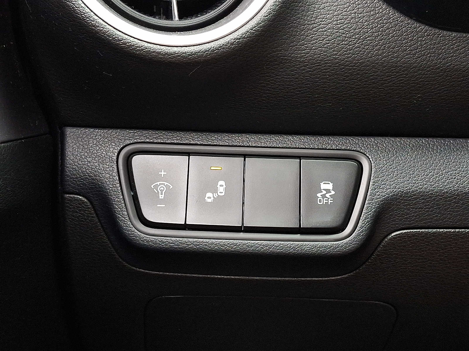 Vehicle image 25 of 31