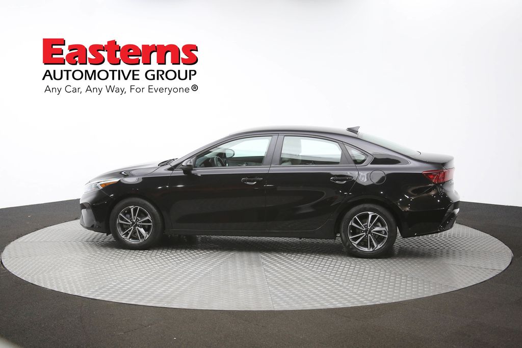 Vehicle image 32 of 61