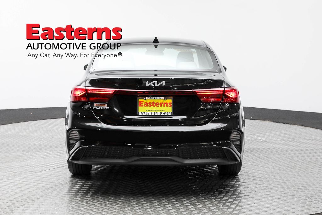 Vehicle image 13 of 61