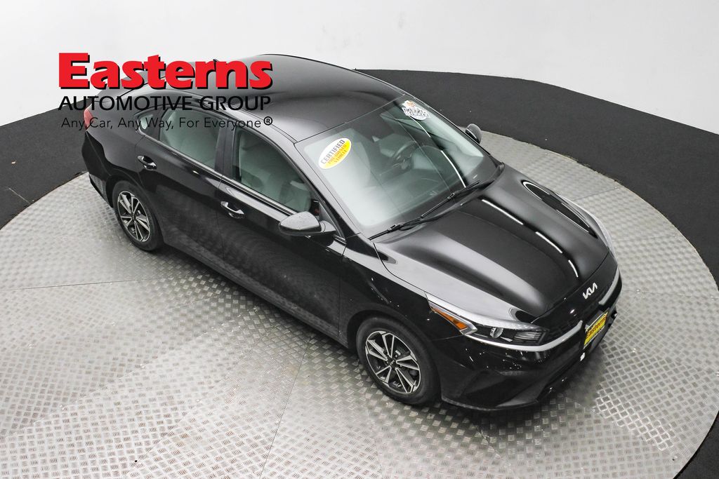 Vehicle image 11 of 61