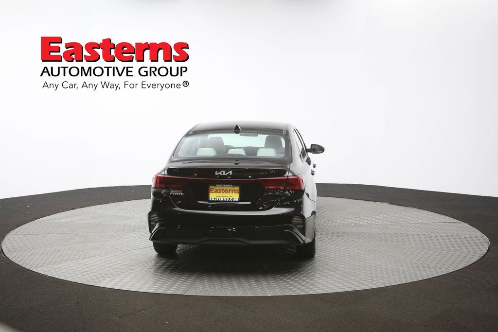 Vehicle image 14 of 61