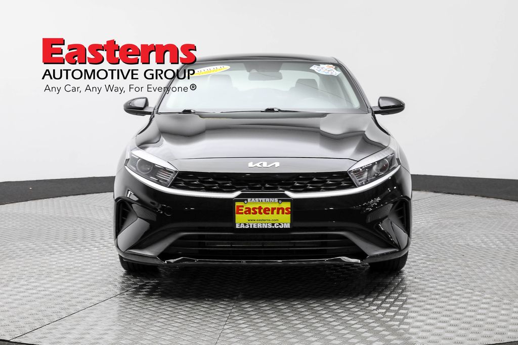 Vehicle image 10 of 61