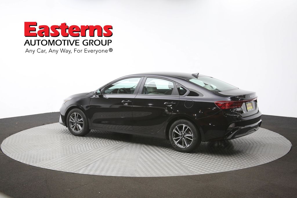Vehicle image 33 of 61