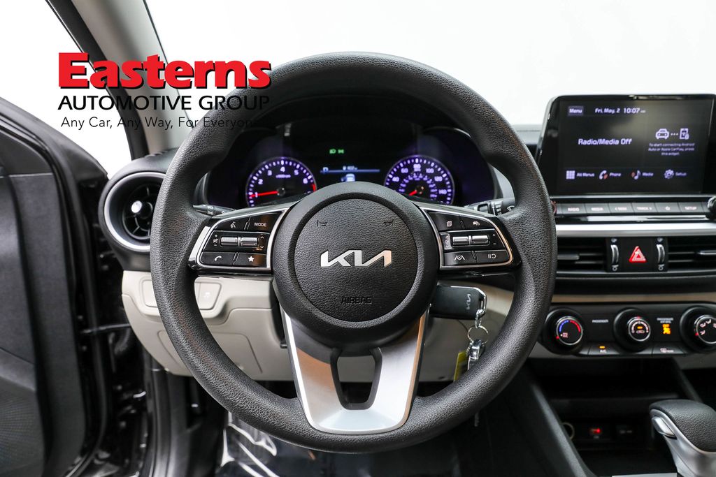 Vehicle image 40 of 61