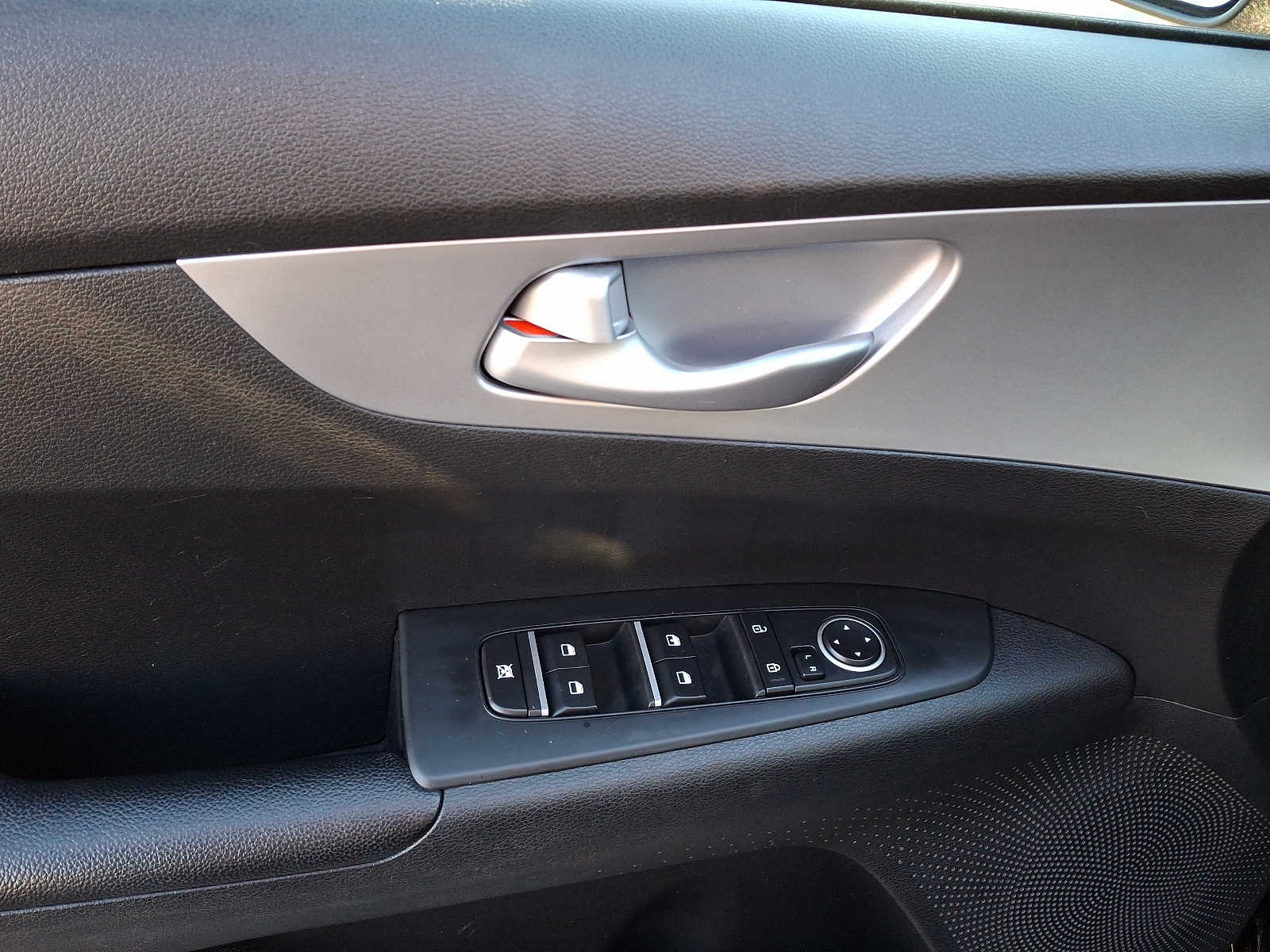 Vehicle image 12 of 30
