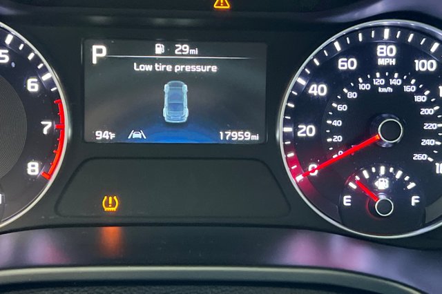 Vehicle image 23 of 26