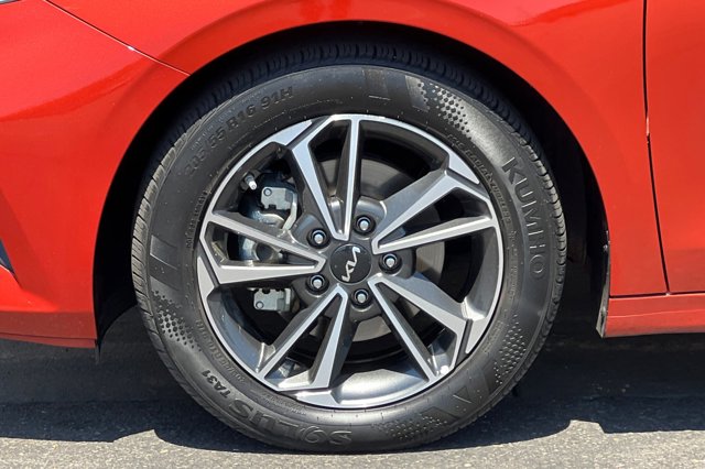 Vehicle image 24 of 26