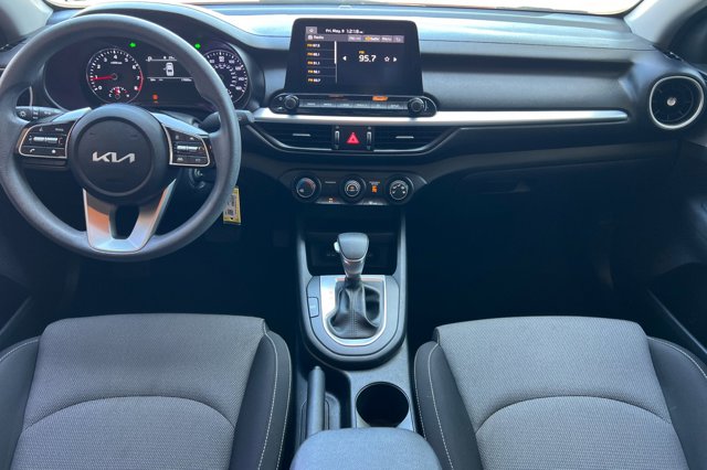 Vehicle image 13 of 26