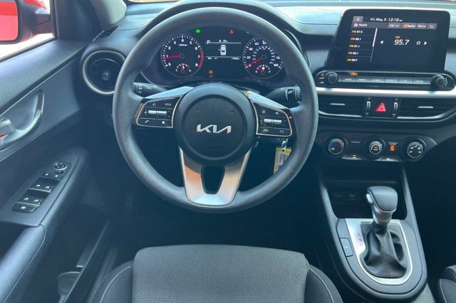 Vehicle image 14 of 26