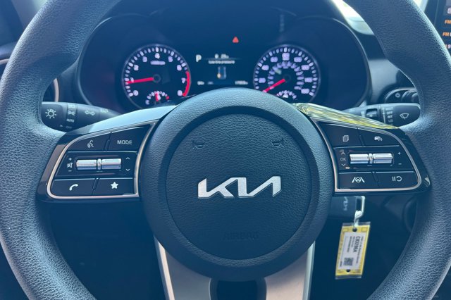Vehicle image 21 of 26