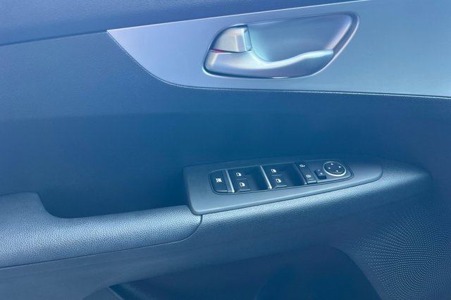 Vehicle image 11 of 26