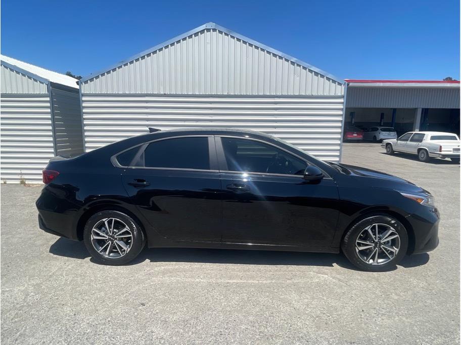 Vehicle image 4 of 21