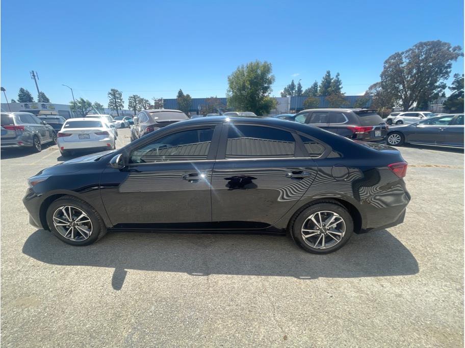 Vehicle image 8 of 21