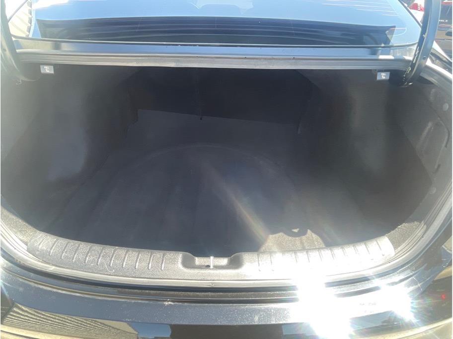 Vehicle image 10 of 21
