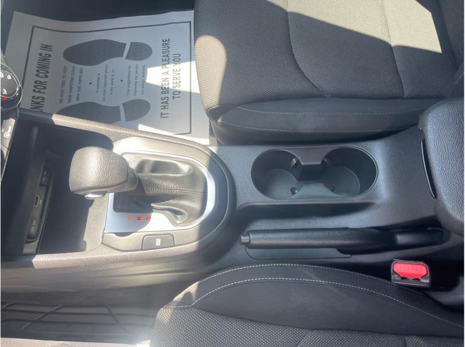 Vehicle image 17 of 21
