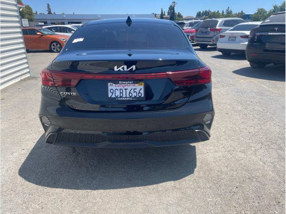 Vehicle image 6 of 21