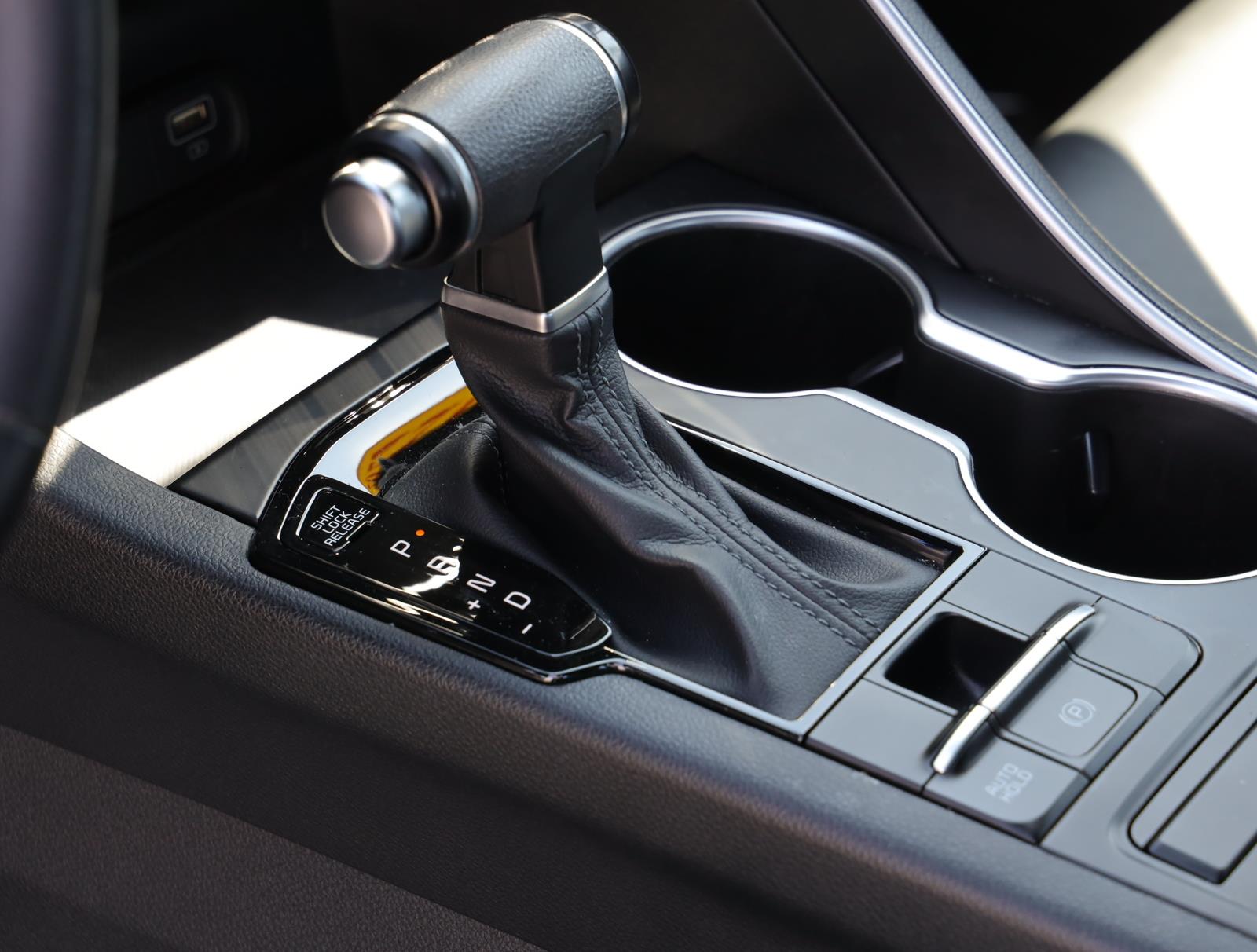 Vehicle image 13 of 21