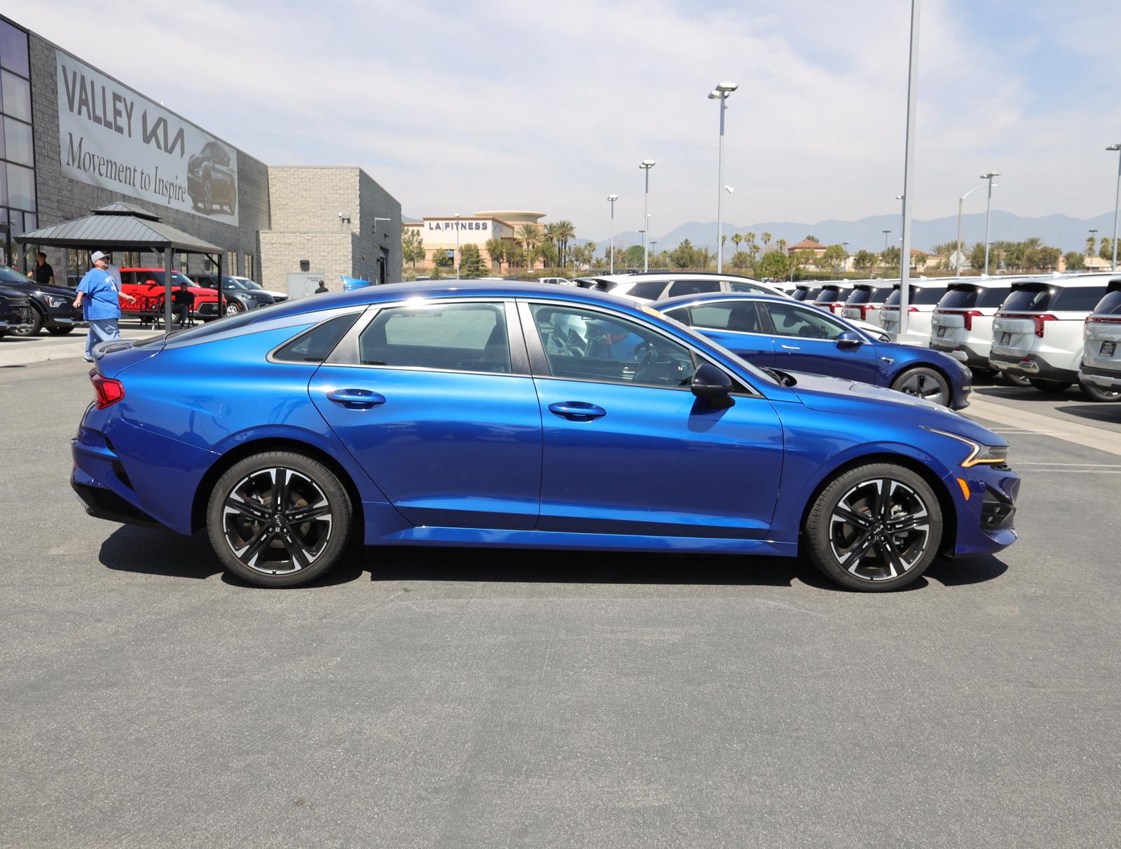 Vehicle image 5 of 21