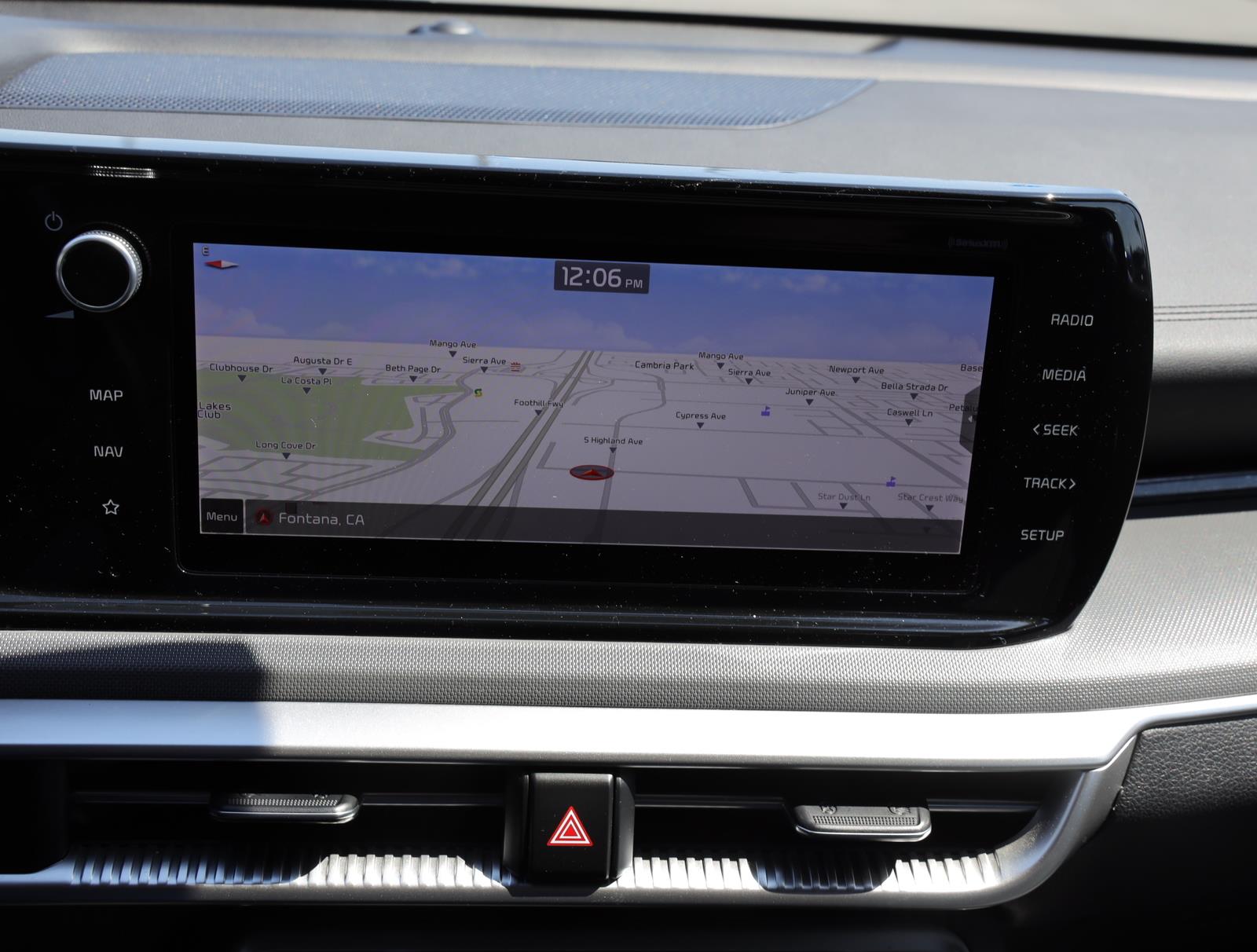 Vehicle image 16 of 21