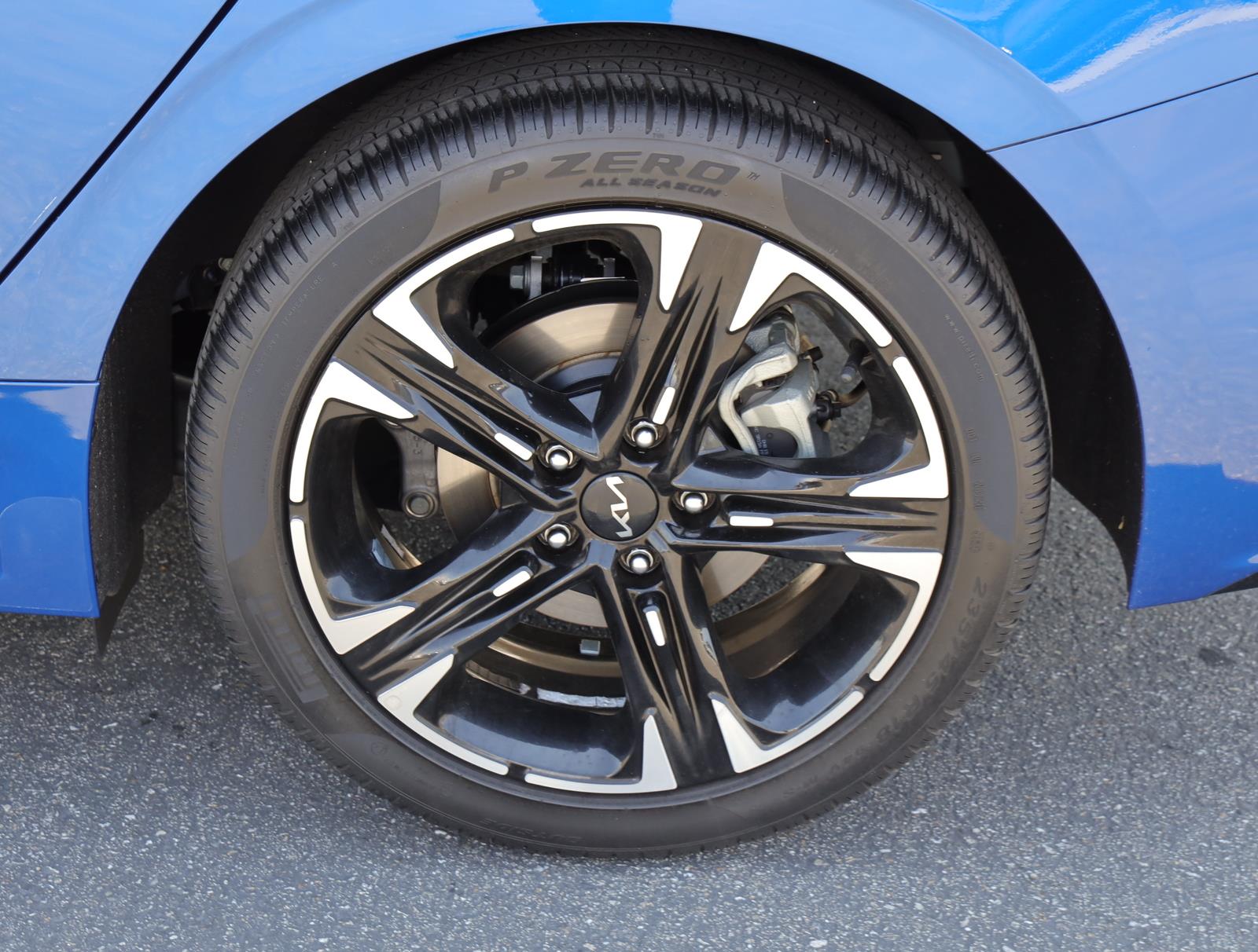 Vehicle image 7 of 21